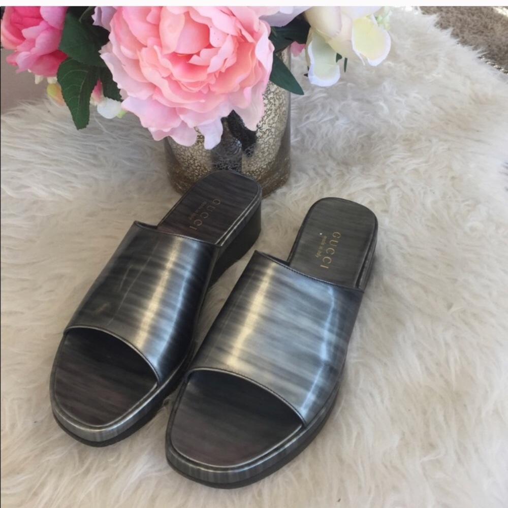 Gucci slides size 8